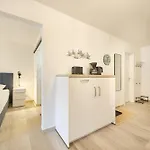 North Side I - Flair - 6 Apartment *